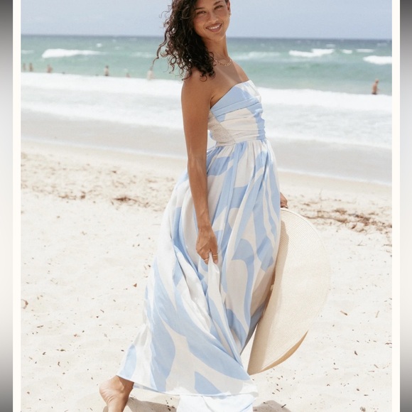 Petal & Pup Dresses & Skirts - Petal & Pup Nesta Maxi Dress Size Large